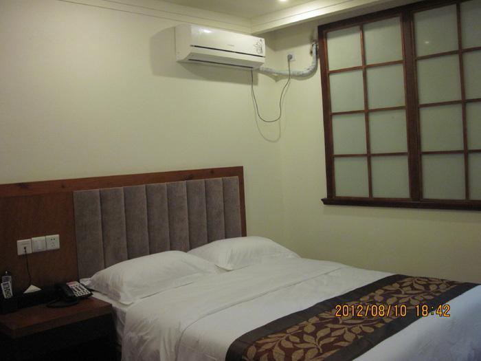 318 Express Motel Xichang Екстер'єр фото